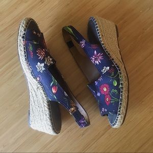 Clark’s Navy Floral Espadrille